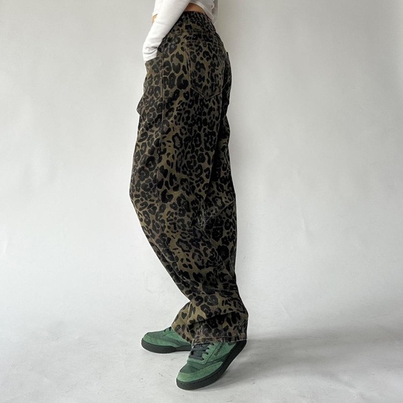 Leopard Baggy Jeans Size Large - Picture 4 of 4